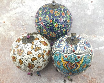 Handmade Ceramic Ball Hang - Traditional Hand Painted Ceramic Wall Hanging