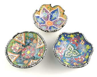 Juego de cuencos de cerámica pintados a mano - 3 cuencos decorativos hechos a mano (12 cm)