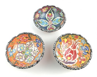 Juego de cuencos de cerámica pintados a mano - 3 cuencos decorativos hechos a mano (12 cm)