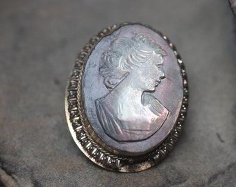 Old Vintage Carved Shell Cameo Brooch Pendant Necklace