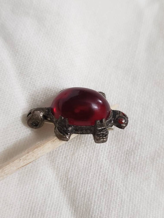 Very Tiny Antique Turtle Pin / Brooch with a Ruby… - image 5