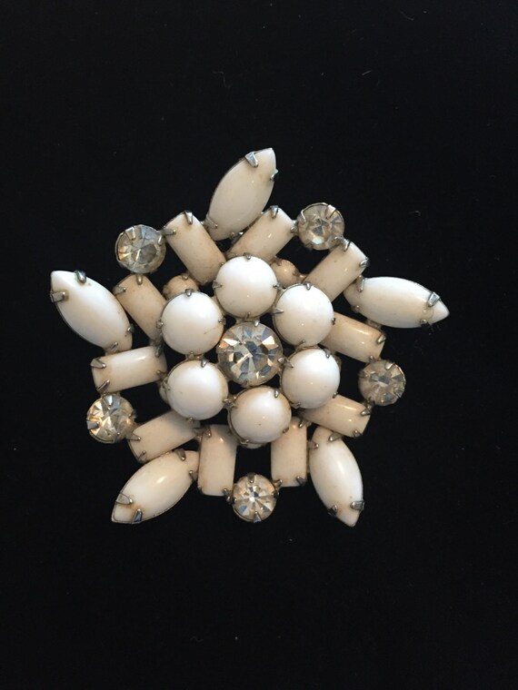 Juliana Milk Glass and Rhinestone Flower Brooch - image 2