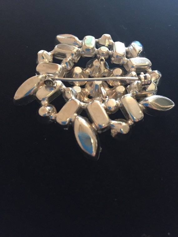 Juliana Milk Glass and Rhinestone Flower Brooch - image 4