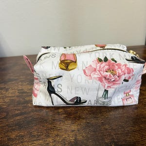 New York/Paris Toiletry Pouch, Makeup Pouch, Makeup Bag, handmade Pouch, flower pouch, quilted pouch, toiletry bag, quilted pouch