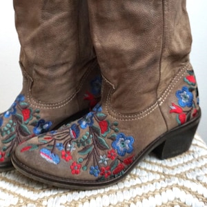 Vintage Brown Suede Genuine Leather Western Cowboy Boots / EUR 37 US 6 / UK 4 / Shoes / Shoe / Cowgirl / Womens Country / Kentucky Booties