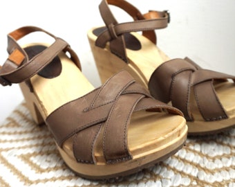 Vintage Leather Sandal Shoes Clogs, Platform, EU 38 / USA 7 / UK 5, Heel / Summer, Sandals, Heels Mules, Heels, wood, Swissoccoli