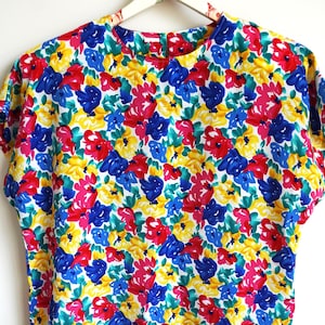 Vintage Women&#39;s Blouse / Top / Blouses / Floral Flowers /  M / Medium / Shirt / Shirts / Colorful / Blue / Red / Yellow Tops