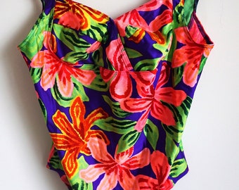 Maiô vintage floral, estilo anos 80/90, tamanho pequeno.