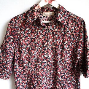 90年代ヴィンテージフローラルブラウス：ロマンチックな半袖トップス