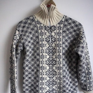 Vintage Norwegian Sweater / Norway wool / Women&#39;s / Men&#39;s / Icelandic / S / Nordic / Scandinavian / Pullover / Winter Jumper / Gray / Beige
