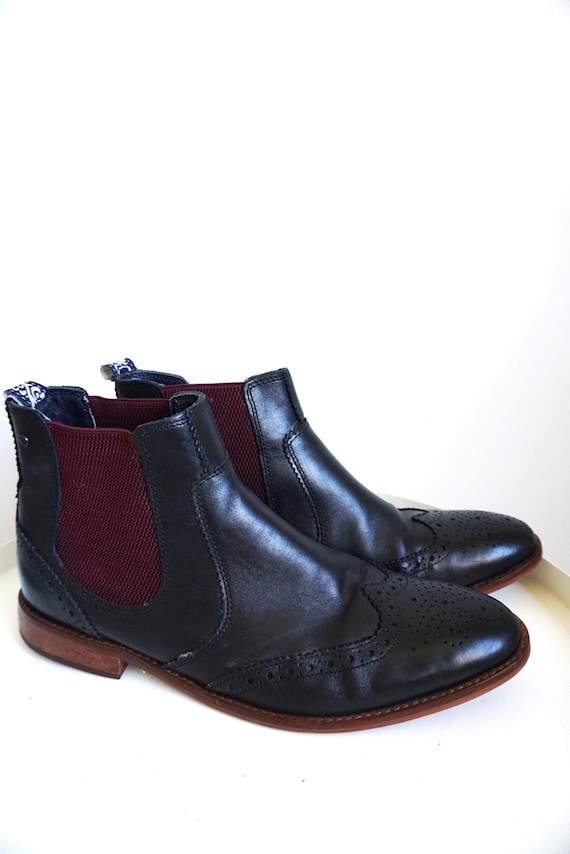 Vintage Black Leather Cowboy Boots: Western Style, EUR 43 / US 9