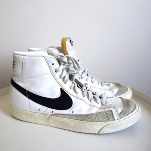 Botas de couro Nike vintage / Tênis altos / Sapatos UK 8.5 / Eur 43 / US 9.5 / Tênis de basquete com gravata / Calçados de corrida / Tênis / Bola / Corrida