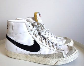 Zapatillas Nike vintage de cuero de caña alta, talla 9.5 de EE. UU. / 8.5 del Reino Unido
