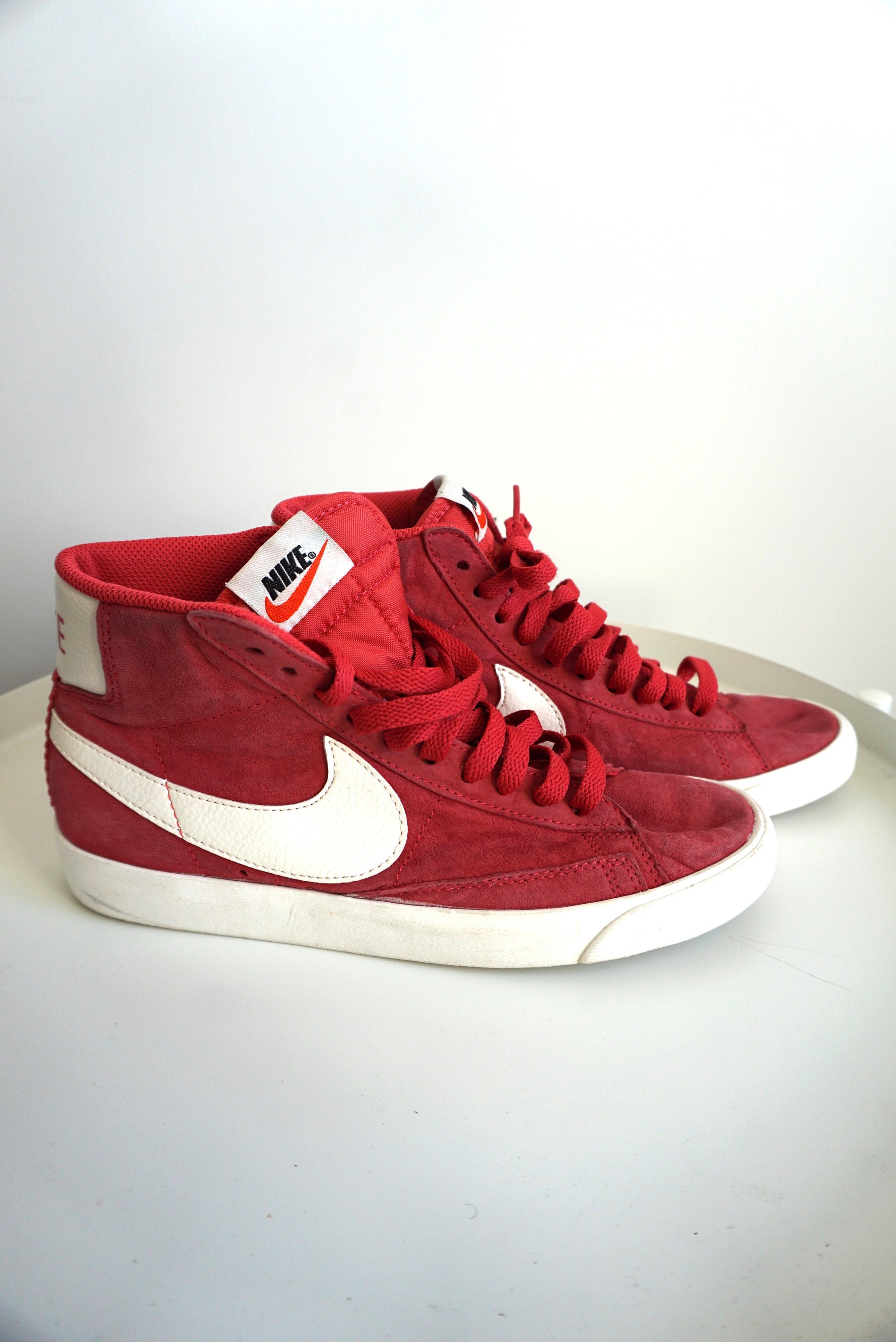 Nike ヴィンテージ風 レッドスニーカー 28cm ヴィンテージ NIKE ハイトップスニーカー、レッドスエードレザー、US 7