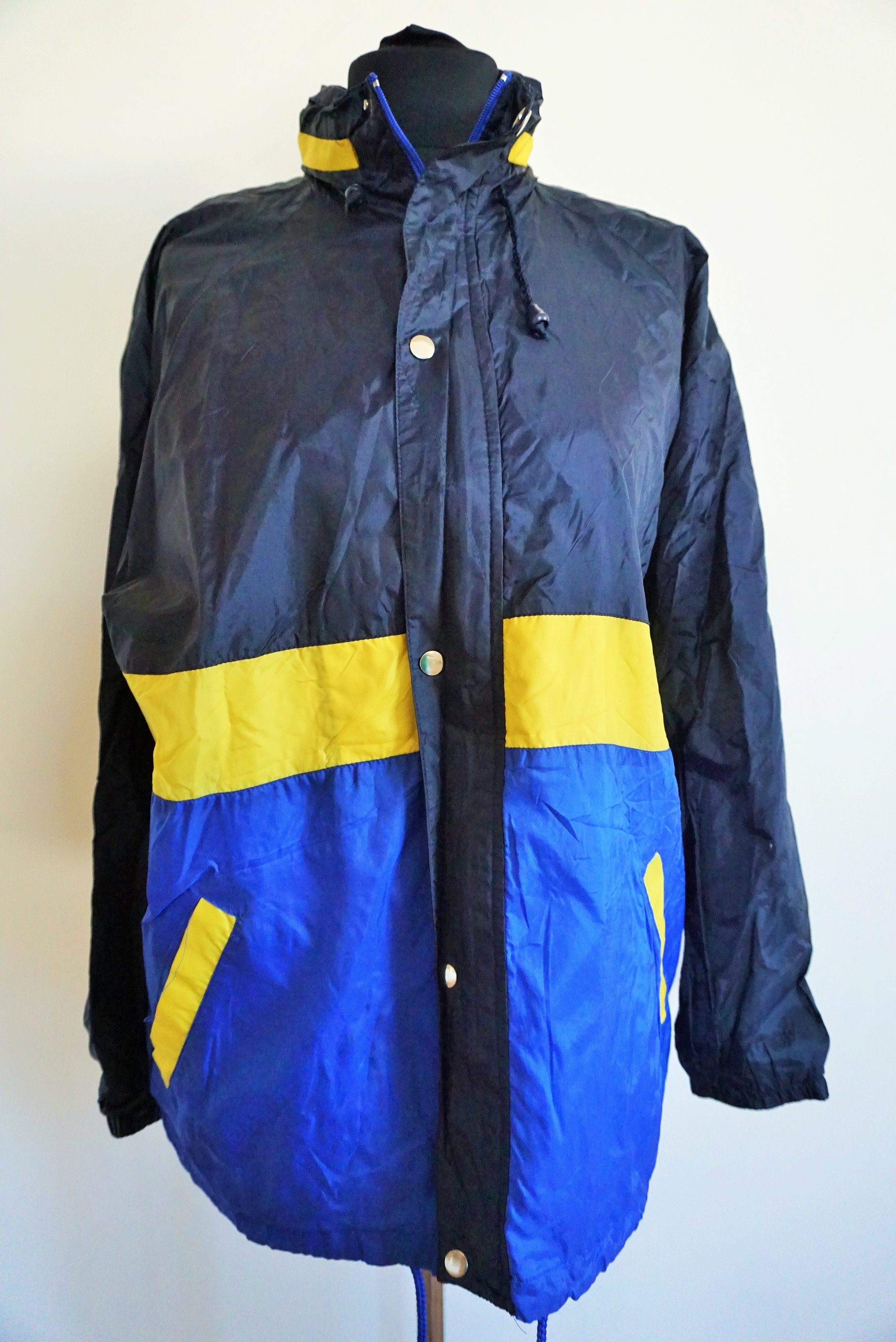 Vintage ADIDAS Raincoat Rain coat Windbreaker Outwear Activewear Jacket Sweatshirt Medium M Tracksuit Track Top Shell Vintage ADIDAS Raincoat Rain coat Windbreaker Outwear Activewear Jacket Sweatshirt Medium M Tracksuit Track Top Shell