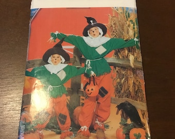 1989 Butterick pattern 4287 - cut to XL - Scarecrow costume for girls and boys. Halloween, on stage performance, skating