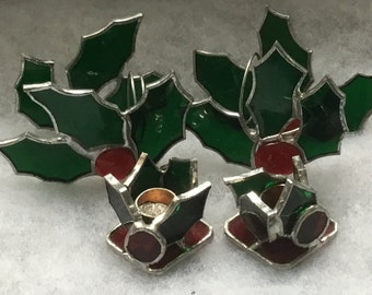 Gorgeous stained glass Christmas holly candleholders and napkin holders. Stained glass decor, stained glass Christmas ornaments, Christmas
