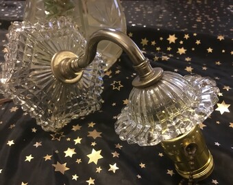 Vintage 40s/50s cut electric hook neck sconce light fixture. Wall mount, light without shade , test d and works. Great to mount by plugin.