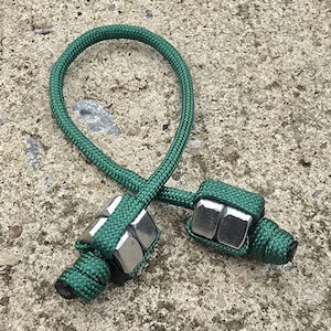 Mini Hex Nut Begleri – Paracord Fidget & Skill Toy