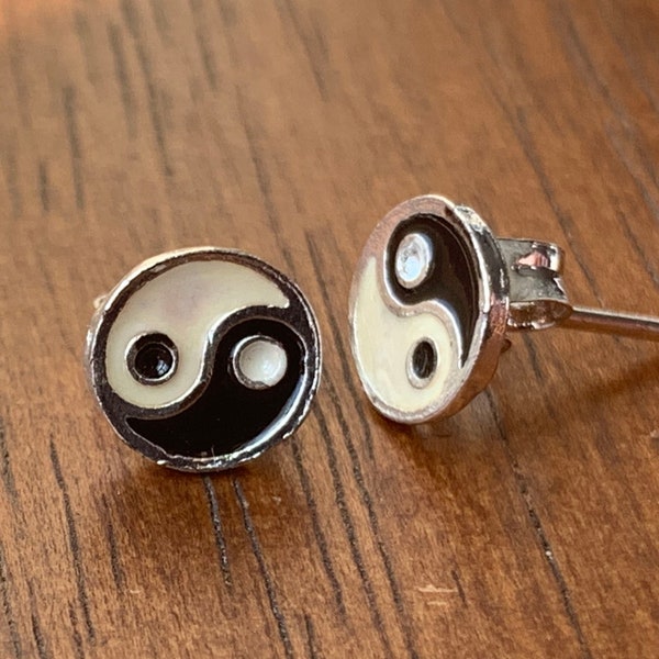 Yin Yang Earrings 6 Pairs Vintage 1990s Small Stud Earrings Retro Hippie Silver Black and White Y2k Cute Post Earrings Yin Yang Jewelry