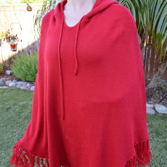 Red Knit Poncho Fringe Hooded Cape Shawl Boho Chr… - image 5