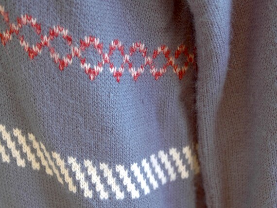 70s/80s Blue Red and White V Neck Sweater - Slouc… - image 4