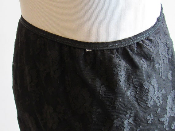 Vintage Black Lace Skirt Slip - Stretchy Semi She… - image 5
