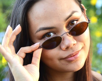 90s Skinny Metal Sunglasses - Metal Frame Matrix Style Sunglasses - Thin Oval Sunglasses - Small Bronze Metal Sunglasses 1990s Style Sunnies