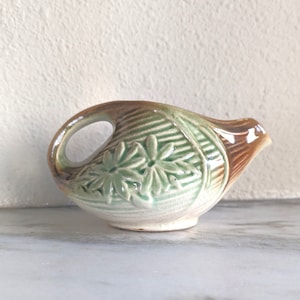 1940s McCoy Daisy Creamer, Vintage McCoy Ceramic Cream Pitcher, Small Pottery Creamer,  Rustic Farmhouse Kitchen Decor, Collectible Pottery