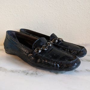 7.5 Stuart Weitzman Black Leather Snakeskin Loafers, Vintage Womens Slip On Jeweled Loafers, Black Snakeskin Flats Shoes, 7.5 Narrow, Spain
