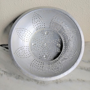 Vintage Aluminum Flower Colander, Aluminum Strainer Sieve, Rustic Perforated Fruit Vegetable Washer, Rustic French Farmhouse Kitchen Decor