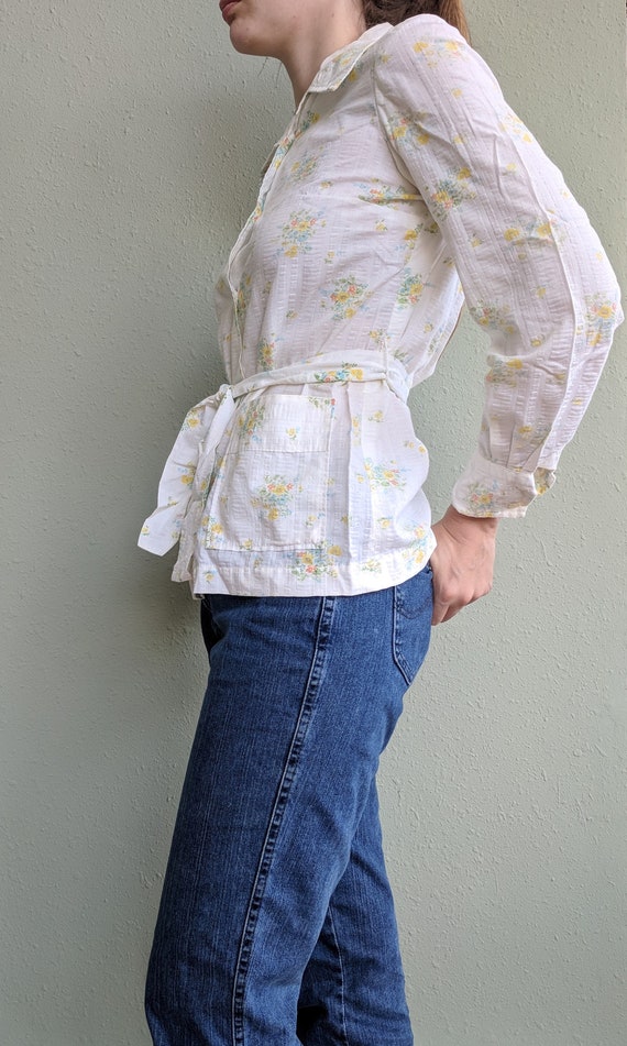 1950s White Floral Belt Shirt, Vintage Ladies Whi… - image 5