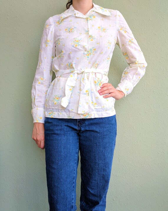 1950s White Floral Belt Shirt, Vintage Ladies Whi… - image 2