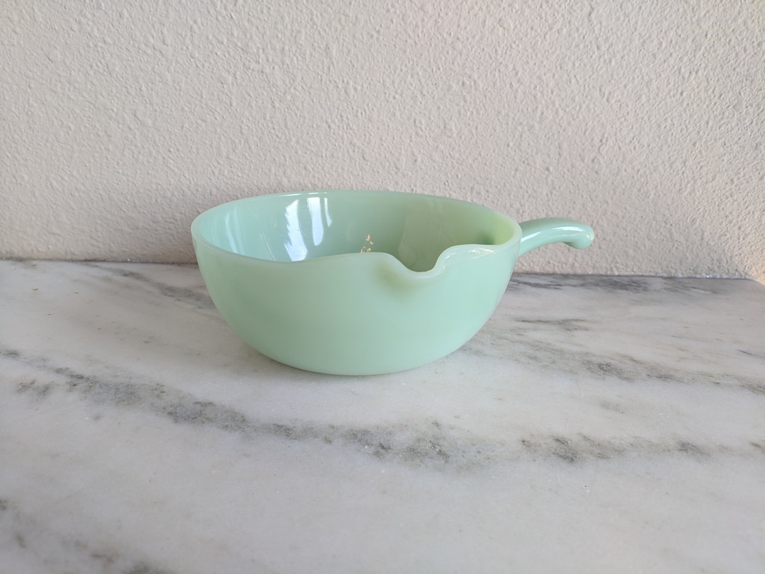 Fire King Jadeite Skillet Bowl, Vintage Jadite Mixing Batter Bowl Spout