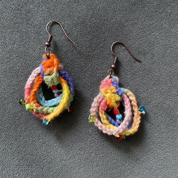 Häkeln, pride ohhring Crochet jewelry Häkelschmuck, Knitted jewelry, ethnischer schmuck, ethnick jewelry bohostyle jewelry authentic jewelry