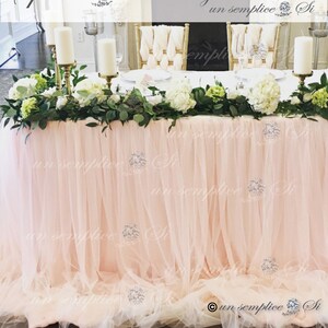 チュールとシフォンのテーブルスカート、プーリングチュールとシフォンのツートンテーブルスカート、パドル丈のエクストラロング、フローティングチュールテーブルスカート