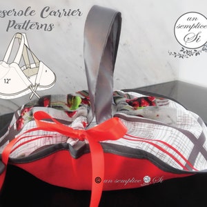 Könnte beinhalten: Ein roter und grauer Auflaufträger mit einem grauen Griff und einem roten Band, das zu einer Schleife gebunden ist. Der Träger ist aus Stoff und hat ein weiß-graues Karomuster mit roten Akzenten. Der Träger ist 30,5 cm breit.