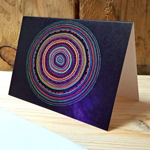 Khrōma Blacklight II | carte imprimée d'art abstrait | Carte de voeux à motifs géométriques colorée | CADEAU GRATUIT pour chaque commande !
