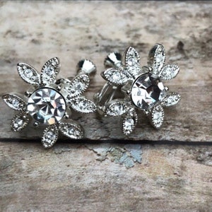 Napier Vintage  clip on screw back earrings, silver tone metal with clear glass crystals flowers Napier wedding access