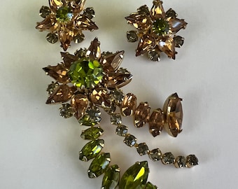 Flower jewelry Set , Demi Parure Brooch and Clip on Earrings ,Multicolor Glass Crystals, Wedding Accessories,Coro, Vintage Rare Set, Gift