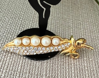 Peas brooch/ Vintage Gold  Tone faux pearls and rhinestones  brooch/ Not Signed