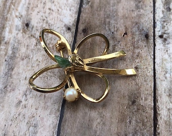 Vintage /Mid Century/ Gold Tone Bow Brooch/ With Fresh Water  Pearl And Green Stone Malachite/ Not Signed