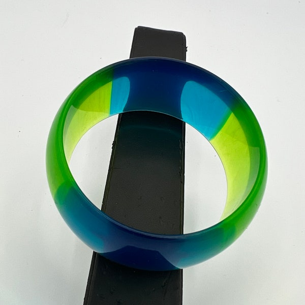 Vintage Lucite  Bracelet/ Bangle Bracelet/Blue Green Bracelet / Gift for her (0323)