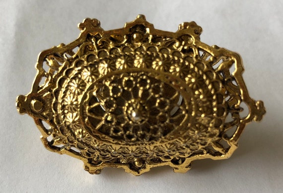ART vintage gold tone metal filigree scarf holder… - image 6