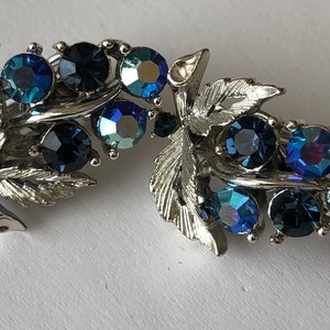 Lisner 1950-1960   clip on earrings, silver tone metal with blue glass crystals, grapevine, wedding accessories,