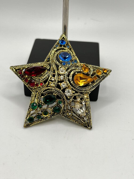 Star brooch, LA ROCO gold tone metal multicolor r… - image 2