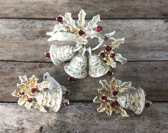 DODDS  Brooch With Clips/Vintage /1960 Demi Parure White Enamel Christmas Bells/ Broch And Clip on Earrings Set With Red Crystals/ Rare  set
