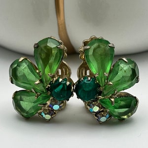 Vintage butterfly clip on earrings ,green glass crystals, Aurora Borealis crystals, wedding accessories, Juliana Style, Gift (0123)