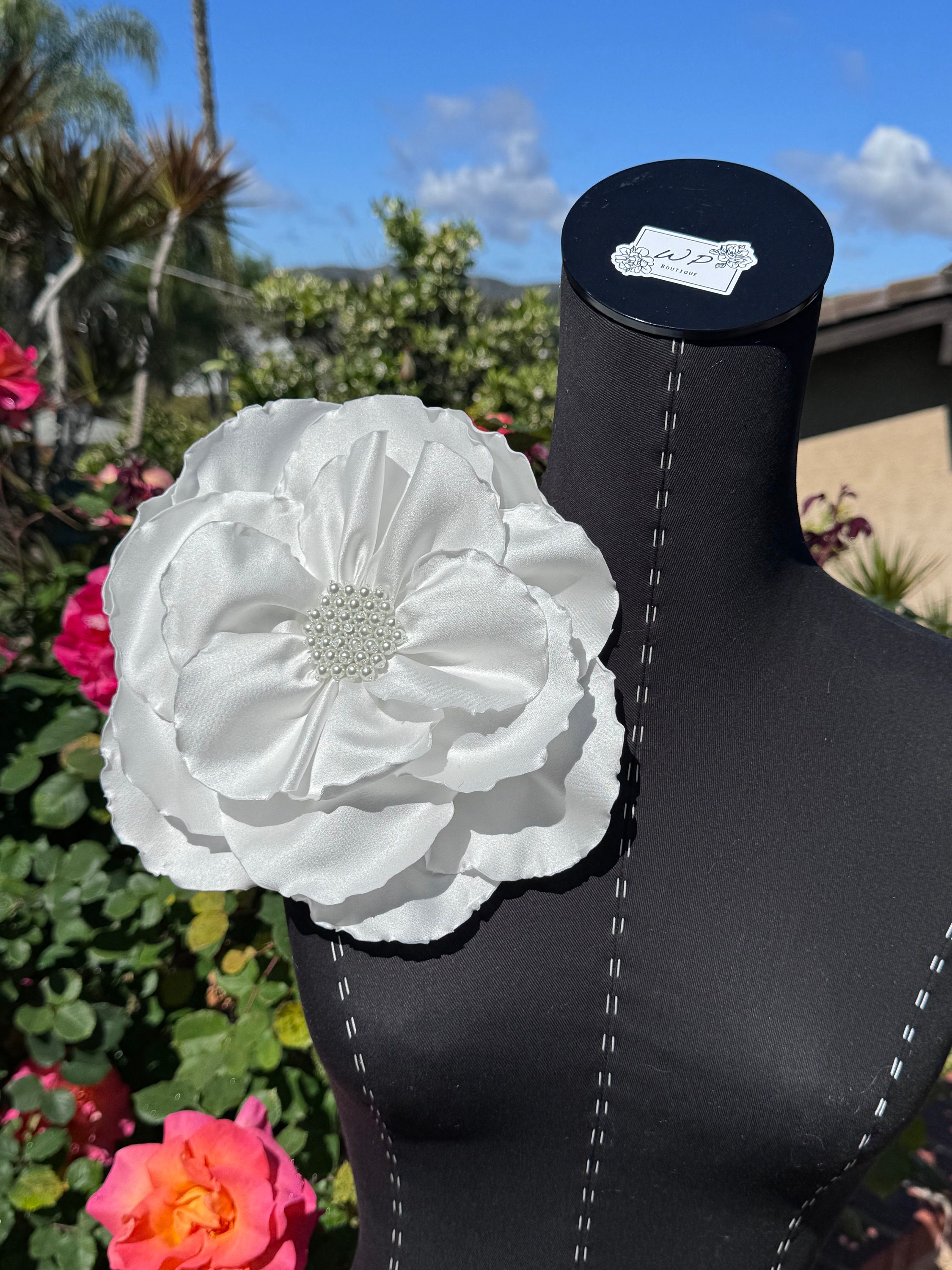 Florwer Pin White Pin Fabric /satin Pin Flower/ Brooch/ Handmade Wedding Accessory ...