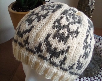 Hand Knit Skull Hat/Beanie Size M/L